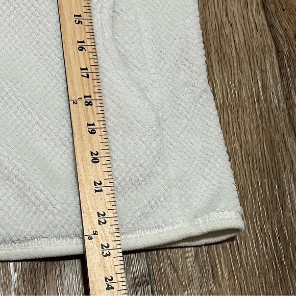 Patagonia Woman’s T Snap Button Fleece Size Medium White Polartec Preowned - Picture 10 of 11